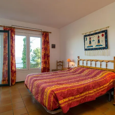 L-1 8 Pax Holiday home *